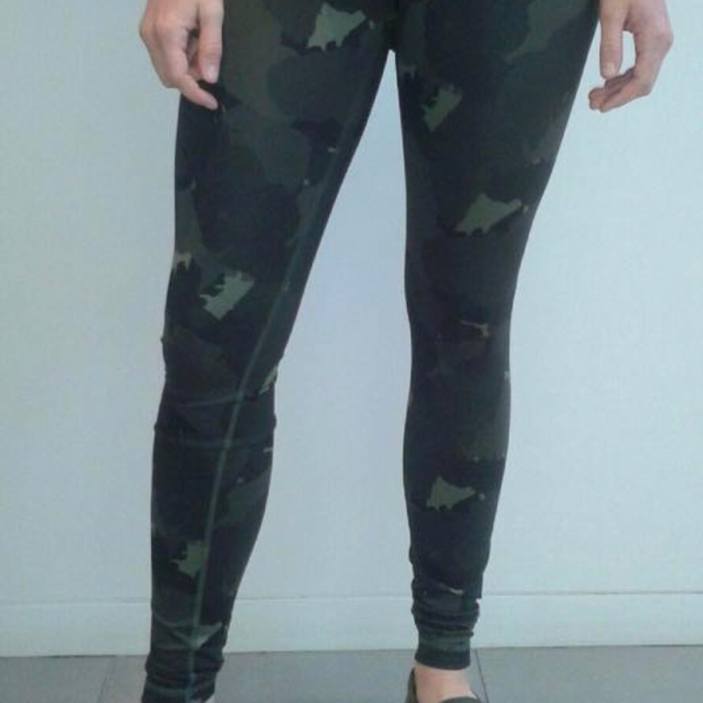 Lululemon wunder under